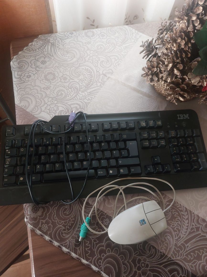 Vând tastatură și mouse calculator