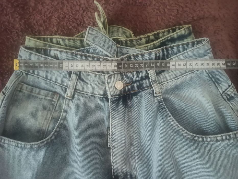 Blugi la modă pentru femei