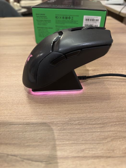 Геймърска мишка Razer Viper Ultimate с док, идеално състояние