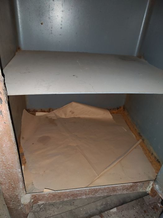 Продам сейф , железный шкаф