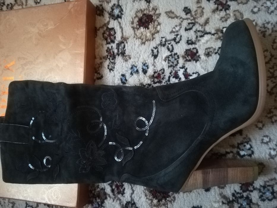 Демисезонныне сапоги и кроссовки