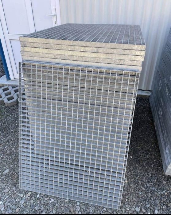 Scara zincata pentru exterior