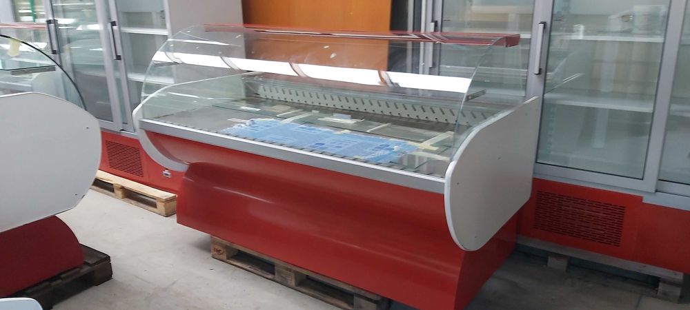 хладилни  витрини  за  колбаси  и  меса