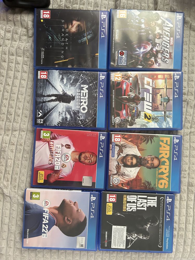 Ps 4 с много игри и два джойстика
