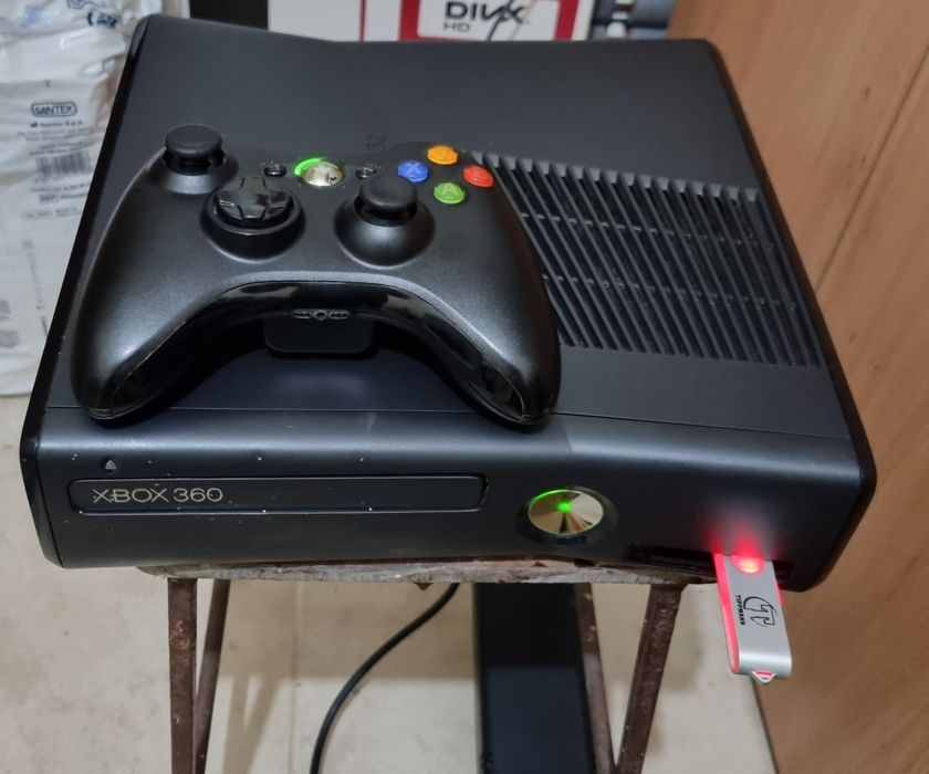 Xbox 360 slim modat jocuri incluse