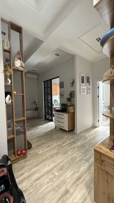 Срочно продаю квартиру 2/4/9. М.Улугбек/Паркентская/ЖК/ Р: