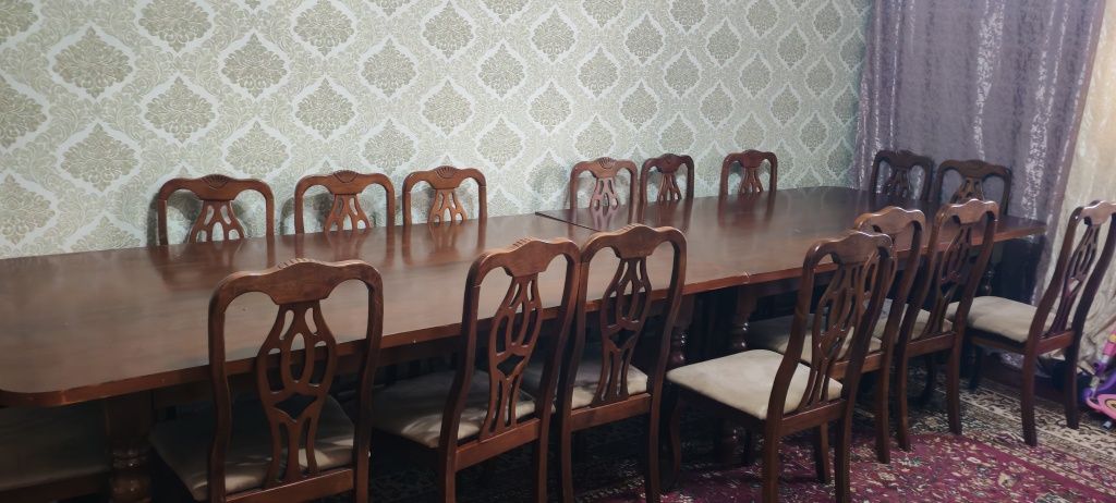 Стол и стуля для зала