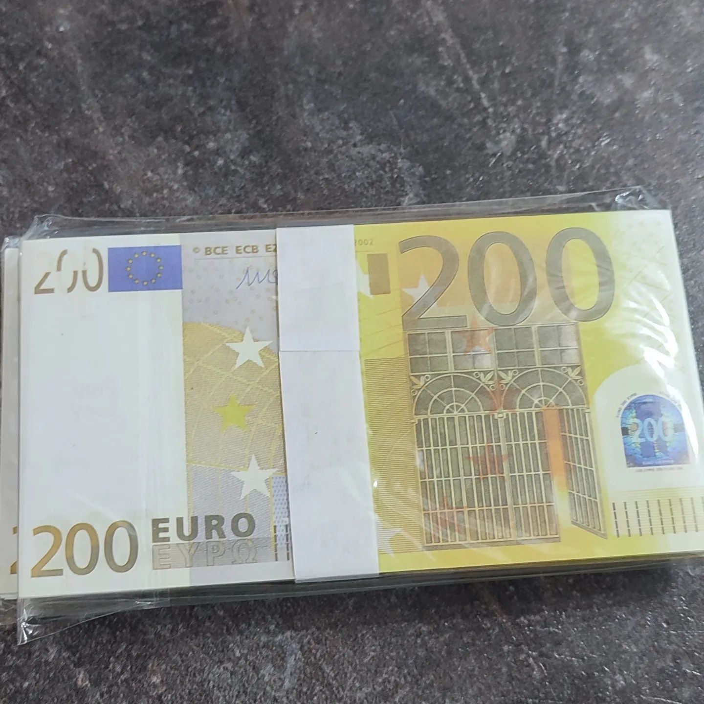 Реквизитни банкноти от 200€