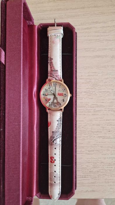 Часы наручные женские