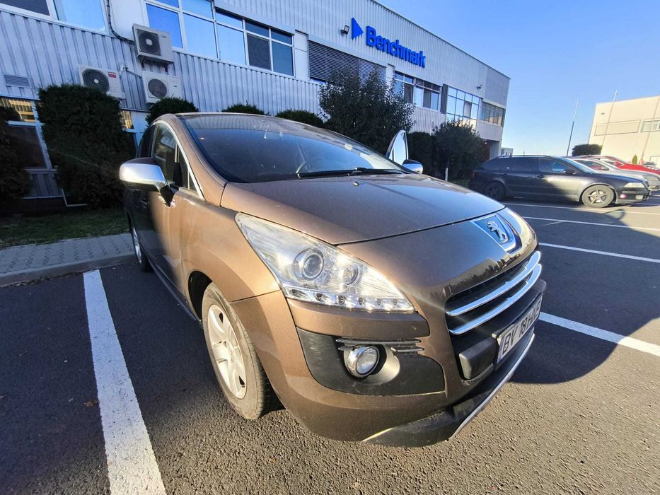 VÂND: PEUGEOT 3008 hybrid,
MOTOR 2000 cc ;Putere 200 CP
Fara accidente