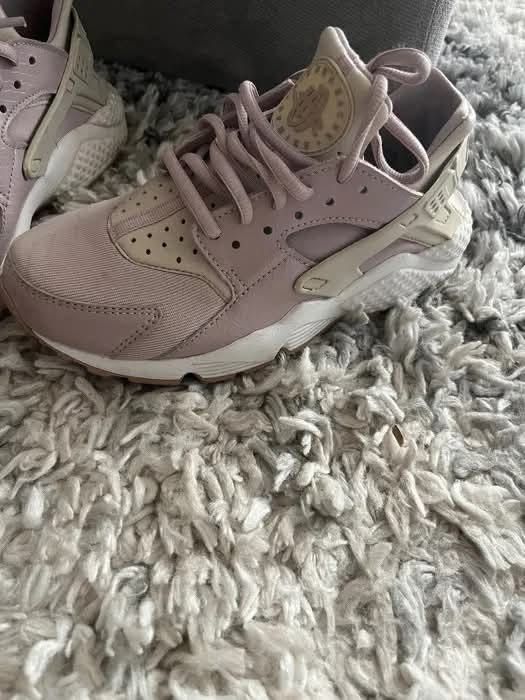 Дамски маратонки Nike