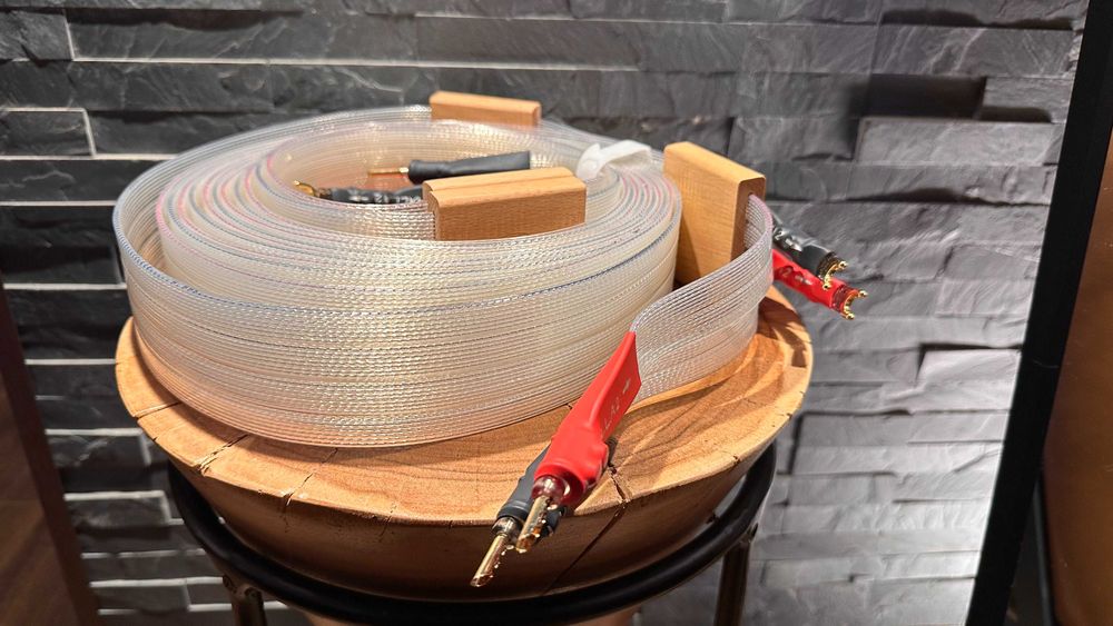 Cablu boxe tip Nordost Valhalla 2 – 2 x 4 m, banana–spadă