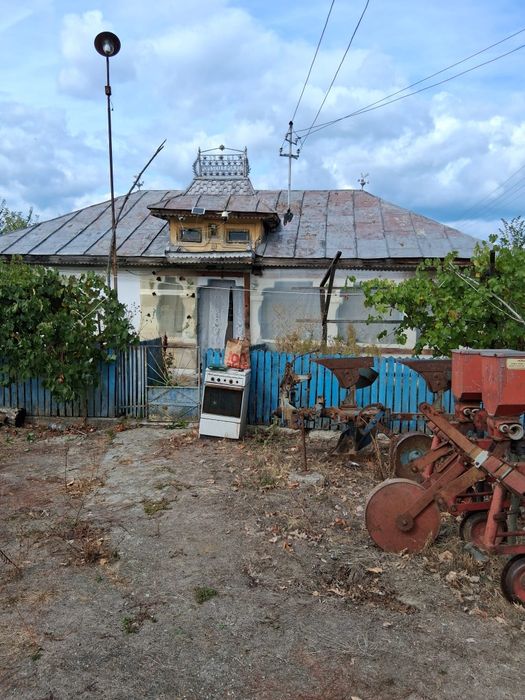 Vind teren cu casă și fînar cu cadastru în Com Vedea Sat Ciurești Arge