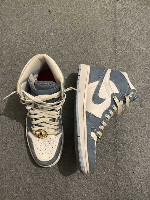 Jordan 1 denim , aproape noi