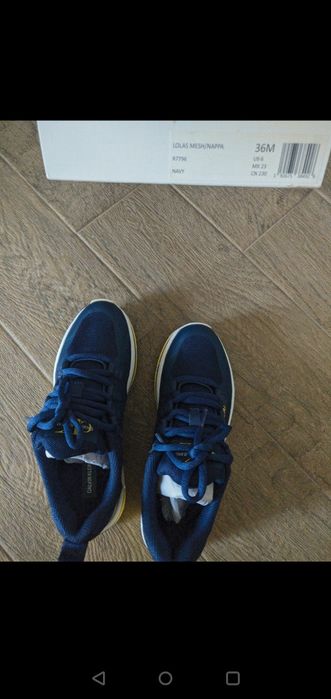 Vând adidași Calvin klein