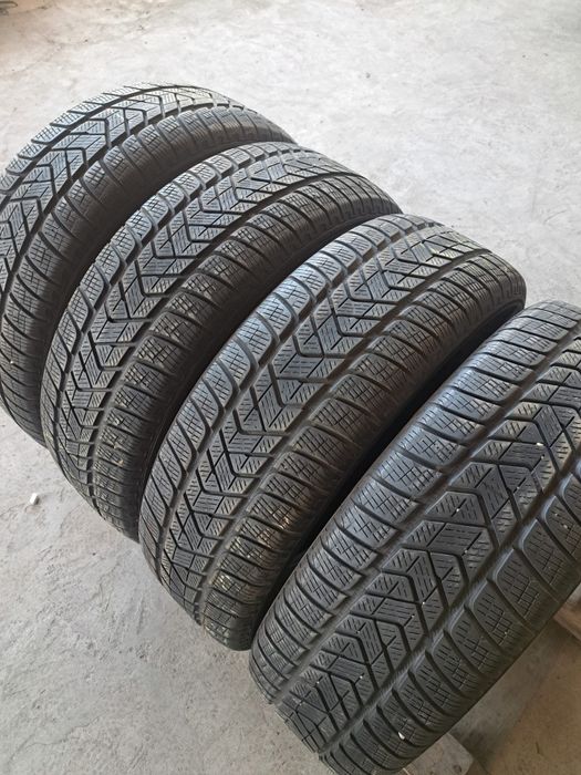 4 anvelope iarnă 215 65 r17 Pirelli