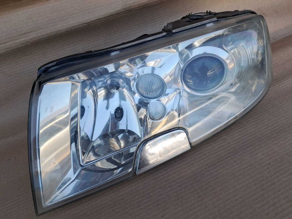Skoda Superb, parbriz, far stanga, din dezmembrari auto