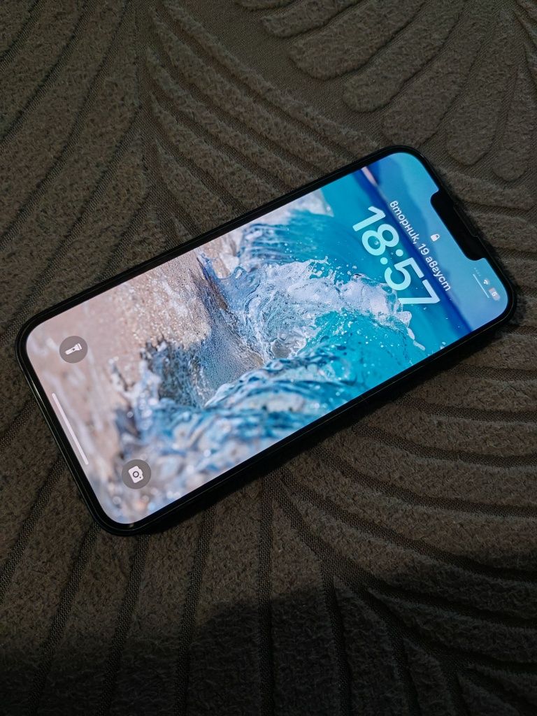 Iphone 13 128 GB син цвят като нов