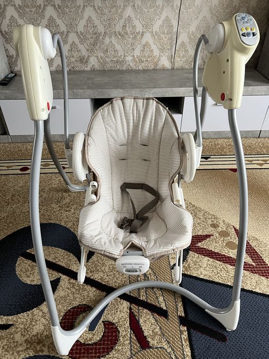 Продам качелю детскую