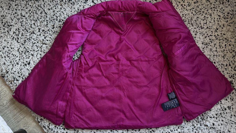 Нов дамски пухен елек Tommy Hilfiger размер XL