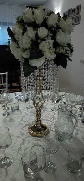 Vand 2 tipuri de sfesnice pentru evenimente 35 buc