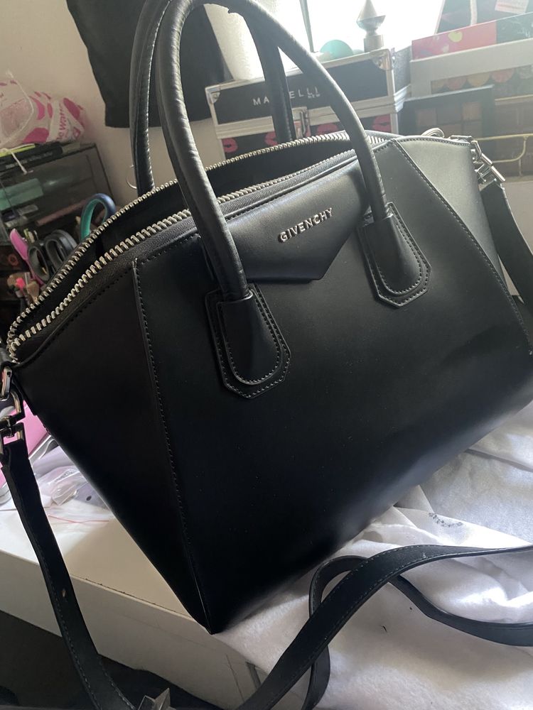 Чанта Givenchy Antigona НАМАЛЕНА
