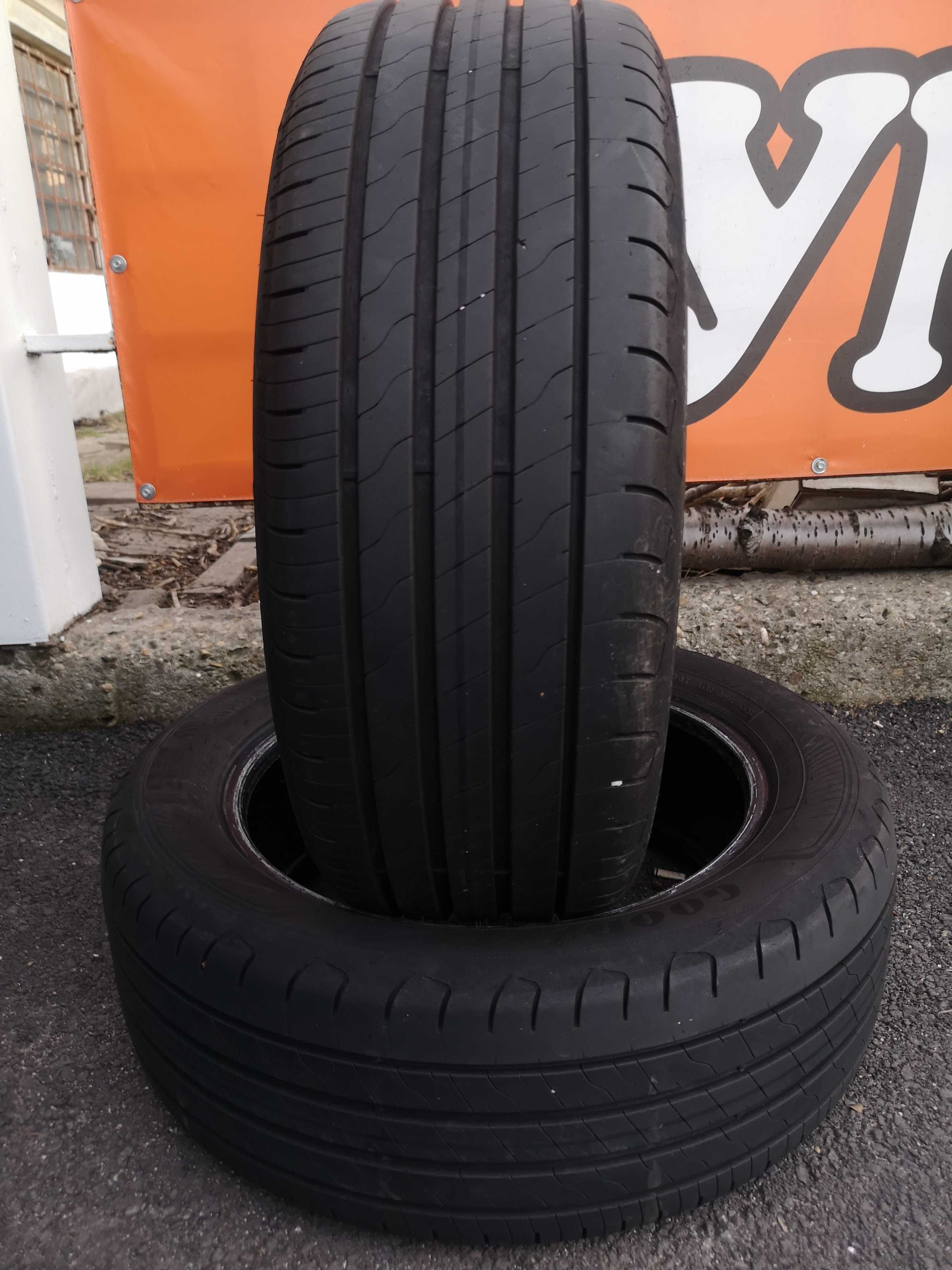 2бр 215/55/17 GOODYEAR 7мм грайфер дот:22г безплатен монтаж