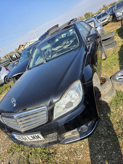 Dezmembrez Mercedes C220d w204 2011 Piese
