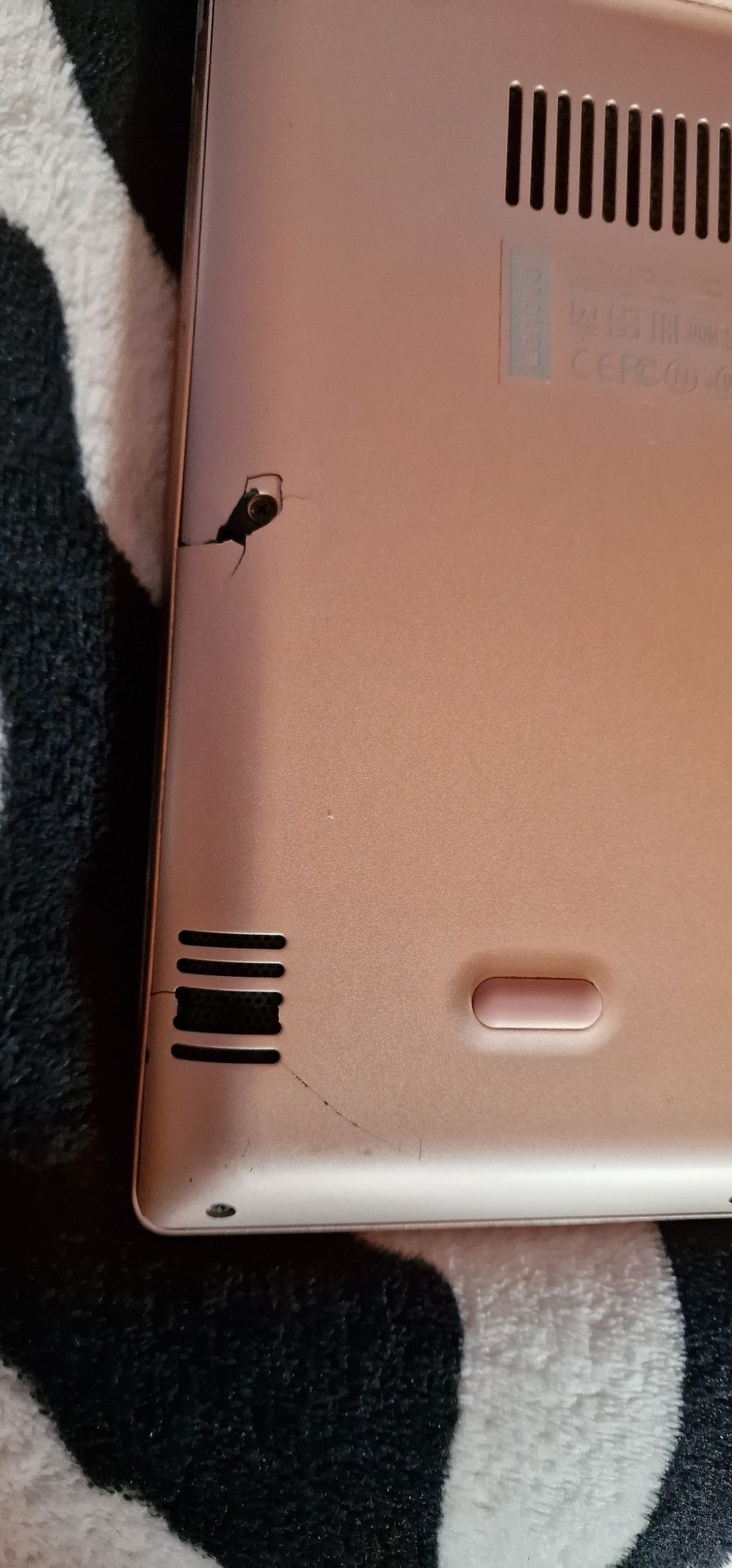 Vând leptop lenovo dau și la scimb