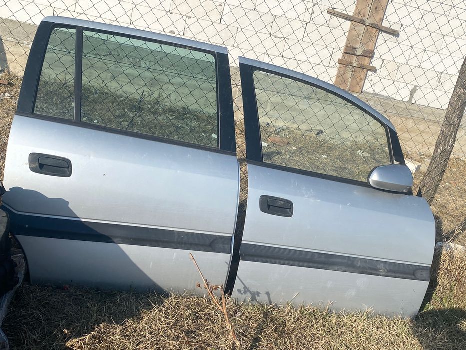 Usi Opel zafira 2.0 TDI an 2003