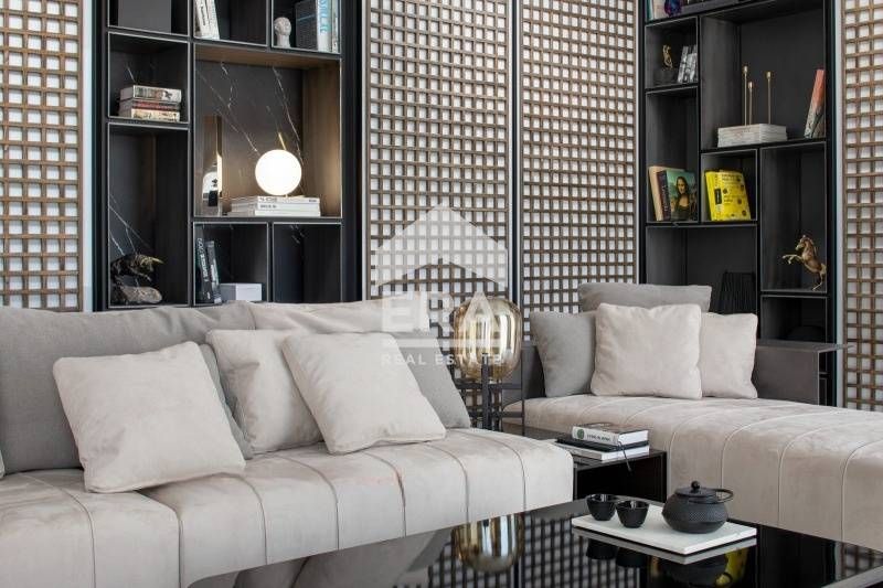 Дизайнерски пентхаус с просторна тераса и гледка към планина Витоша