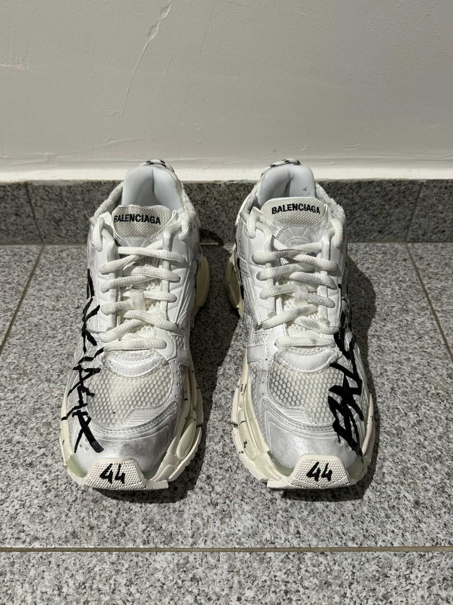 Balenciaga Runner Noi in stoc