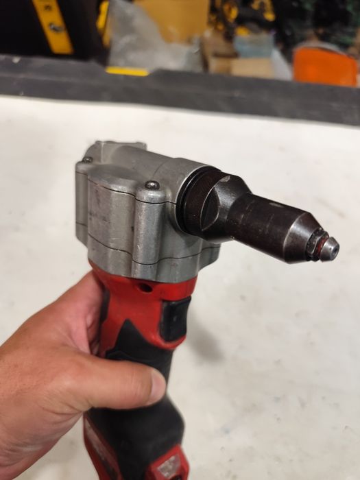 Акумулаторна нитачка Милуоки Milwaukee M12 BPRT + 4Ah