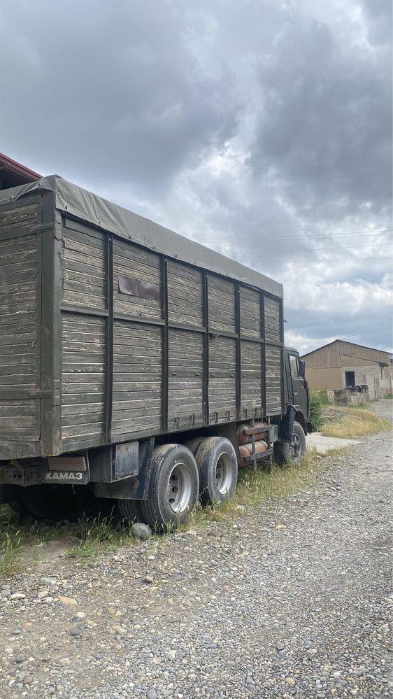 Kamaz 1983yil Furgon Prisep bilan