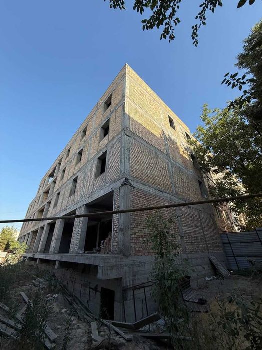 Коммерческое здание на продажу у Сайрам базара, Юнусабад .