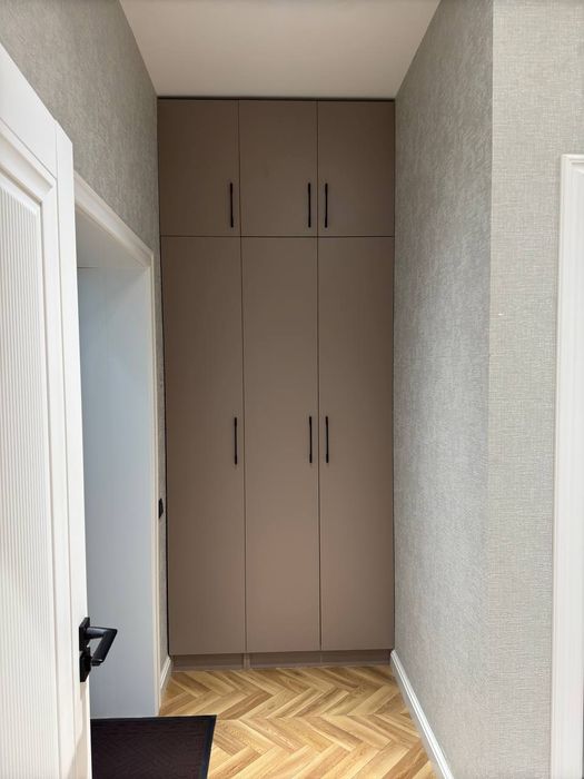 Chilonzor metro oldida  kvartira sheriklikka