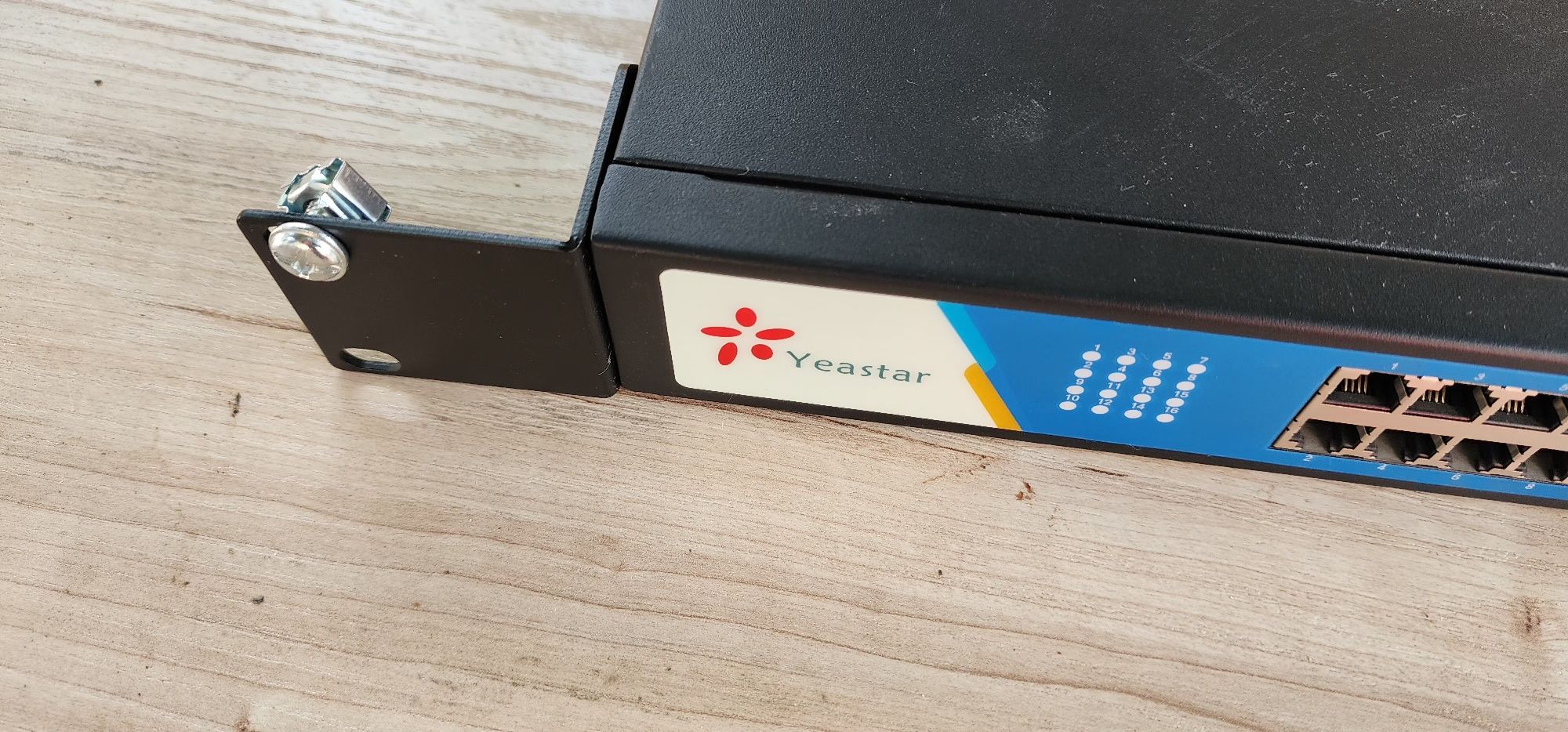 Гибридная цифровая IP-АТС Yeastar MyPBX U200