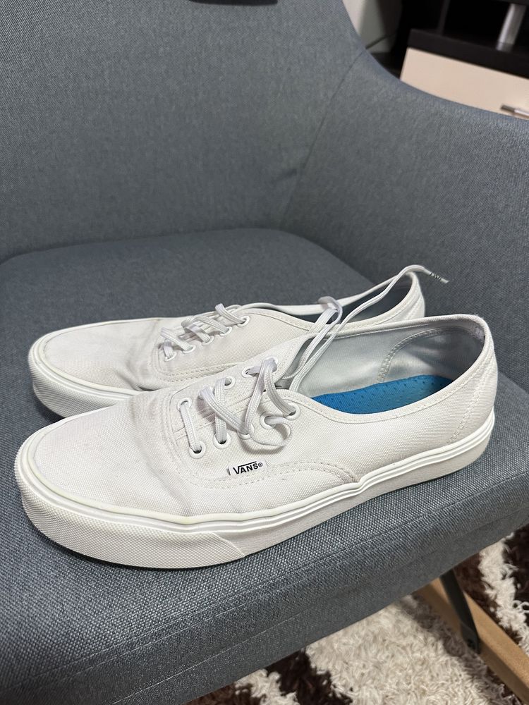 Vand tenisi albi Vans 43 (28CM) usori si comozi