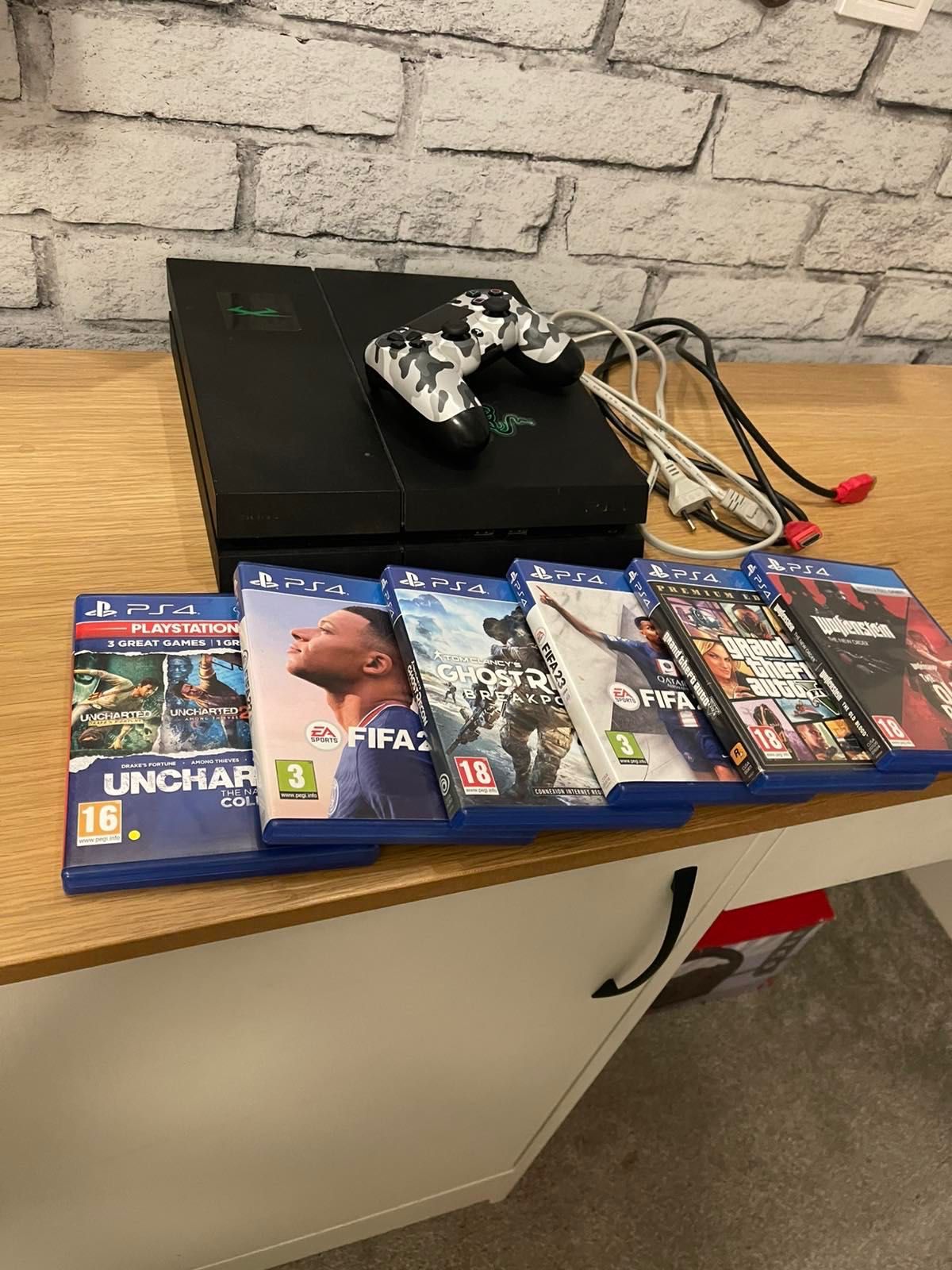 Playstation 4 slim