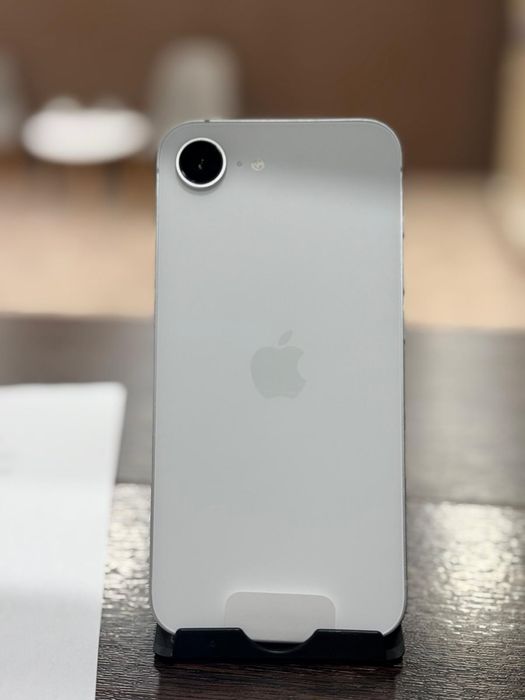 Iphone 16E NOU Desigilat