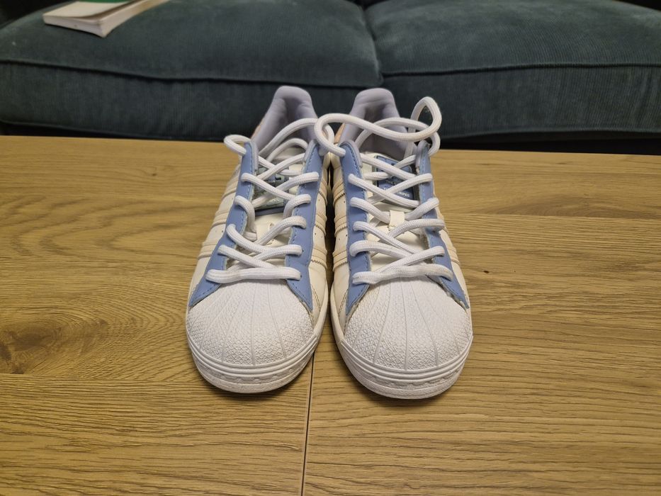 Adidași marimea 36.