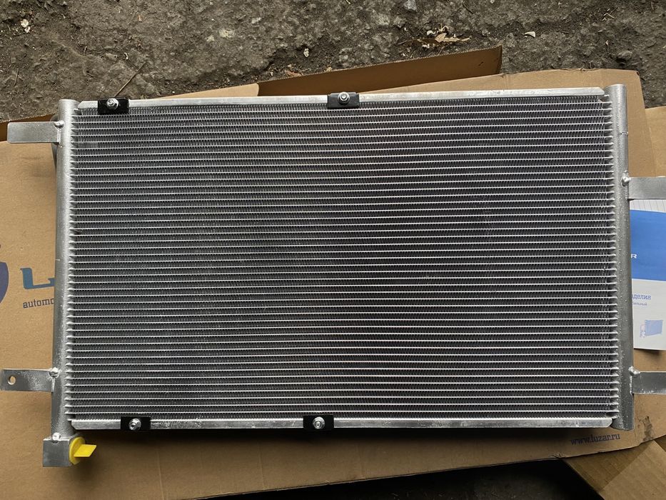 Продам радиатор кондиционера на Лада Приора