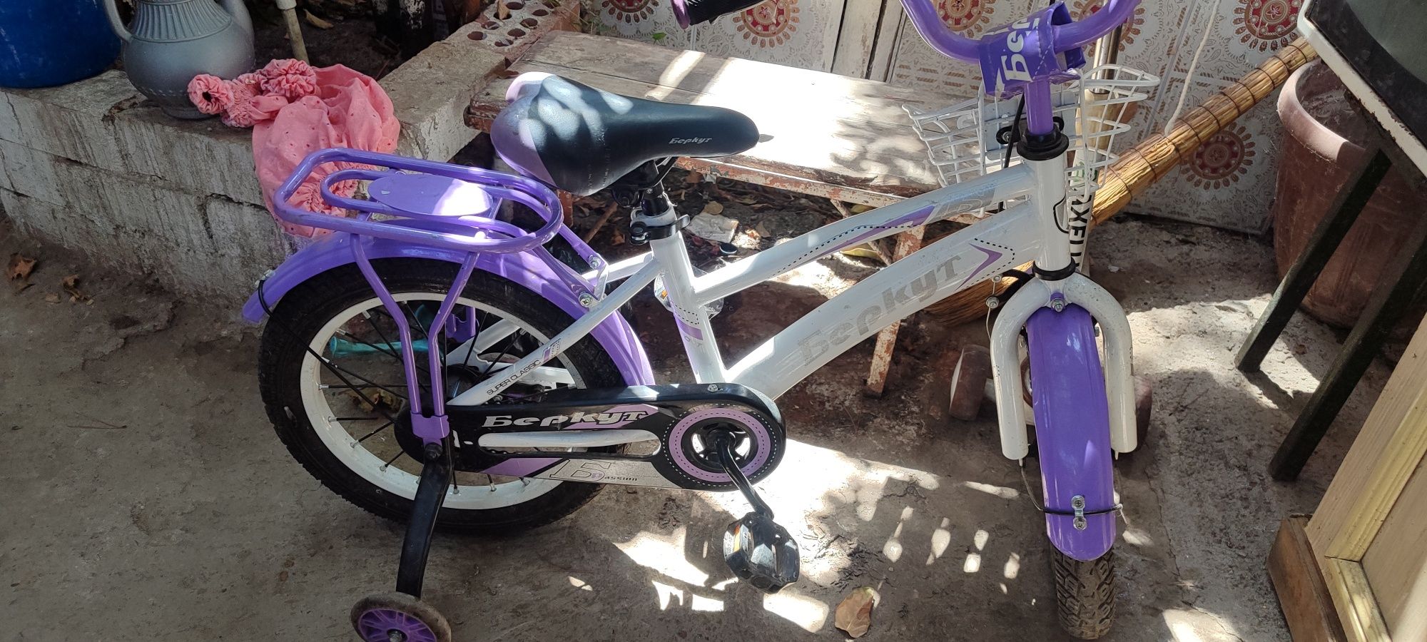Velosiped pochti yengi