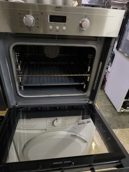Фурна Juno Electrolux JOC55100X - Пиролиза.