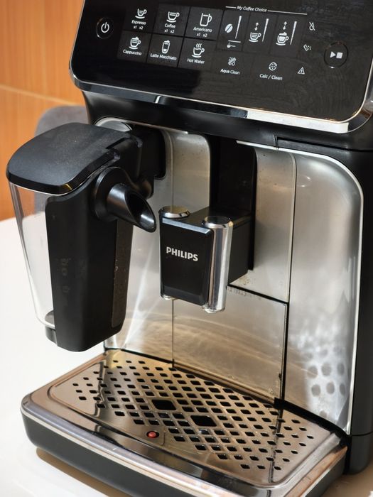 Vând espressor automat Philips EP3246/70