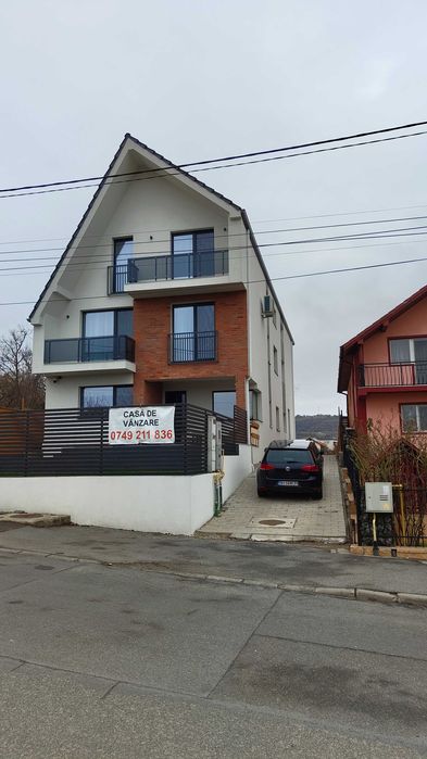 Duplex de vanzare pe strada Spicului