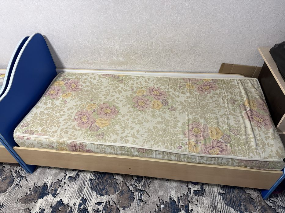 Продаются детские кровати 2 шт б/у