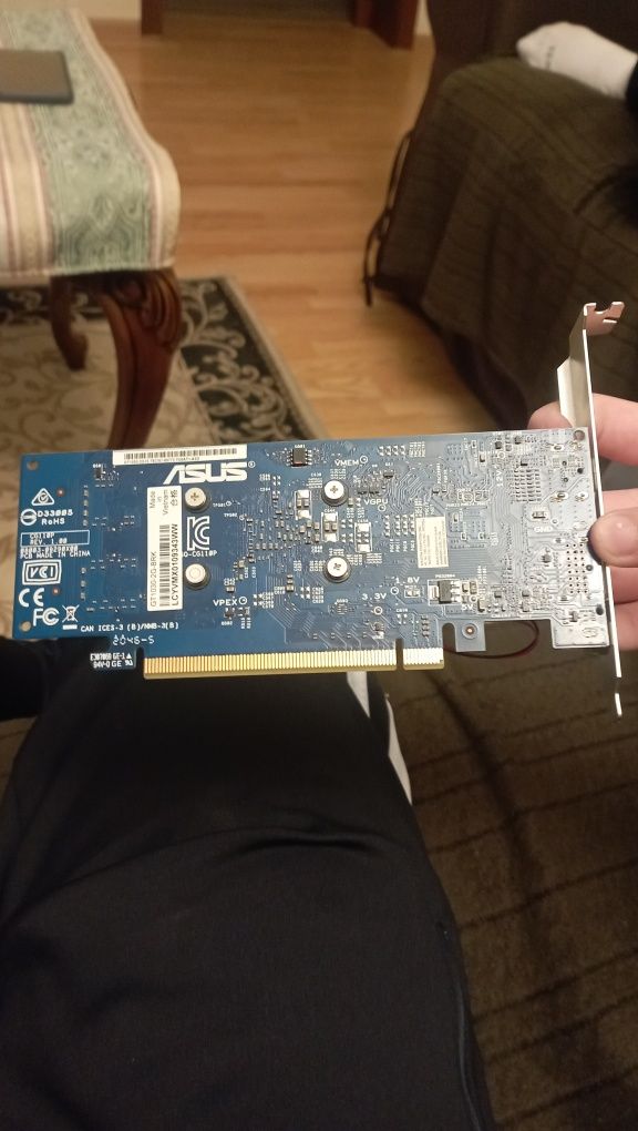 Vând placa video asus gt1030