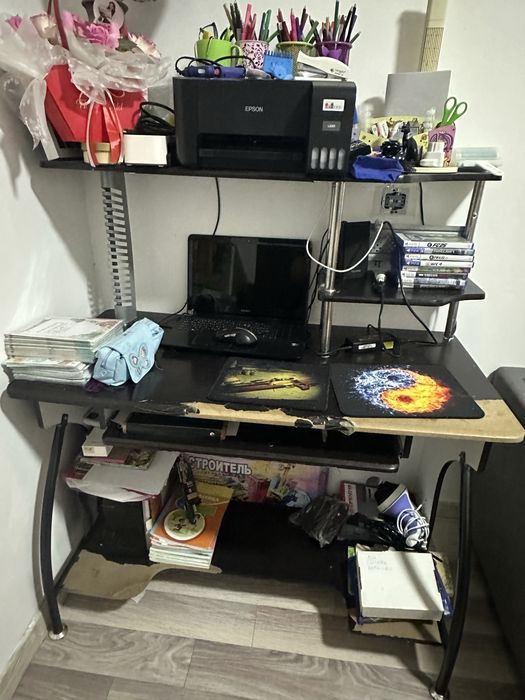 Стол компьютерный