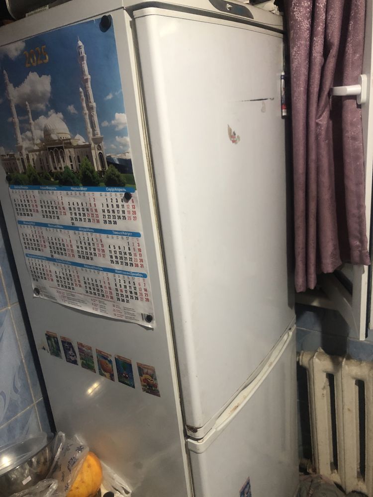 Холодильник для кухни